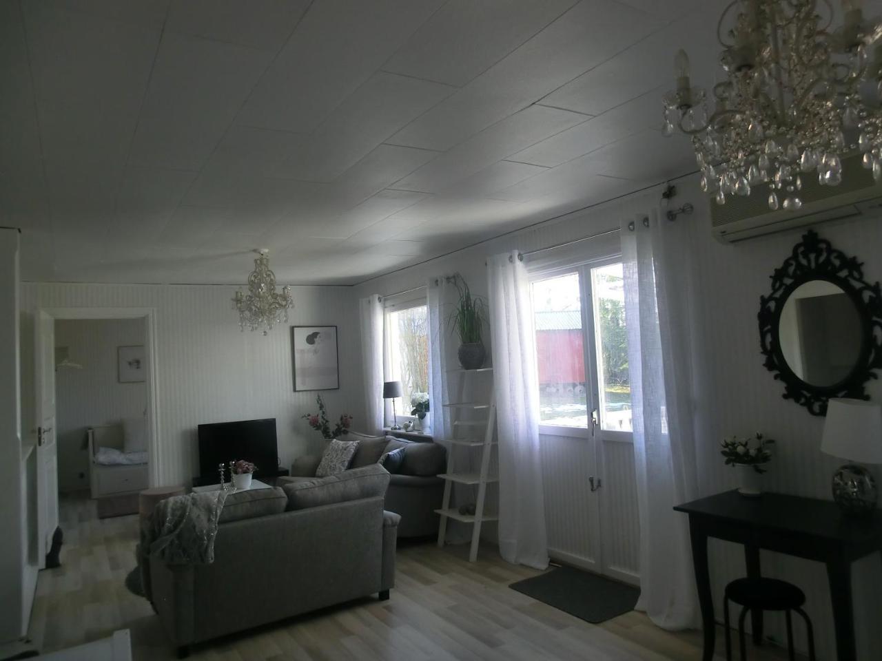 Villa Bjoerkslingan Vimmerby Esterno foto